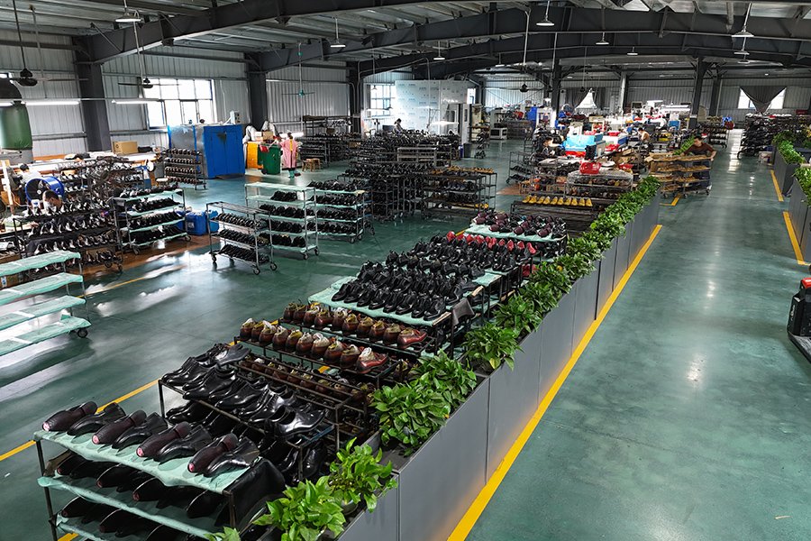 Private Label Shoe Manufacturing: How Modern Brands Build with the Right shoe Manufacturer